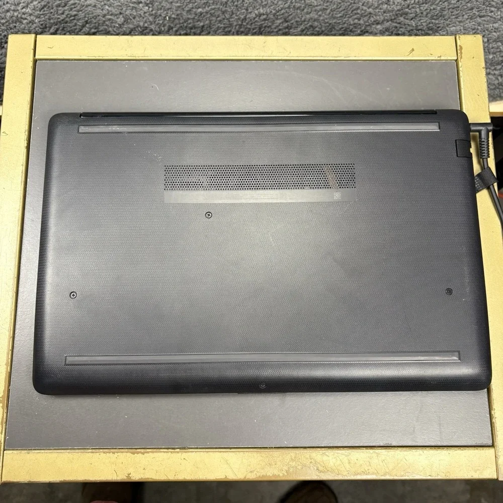 HP Laptop Notebook Computer 15.6 inch Ryzen 3 AMD Radeon 15-DB0066WM Tested Work